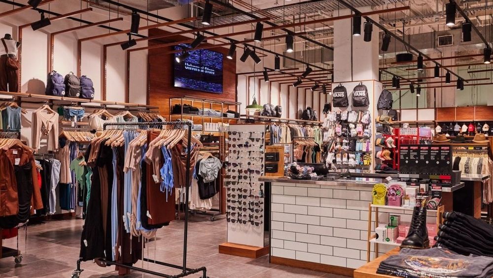Maximizing Customer Engagement: How Digital Signage Reinvents Retail Spaces